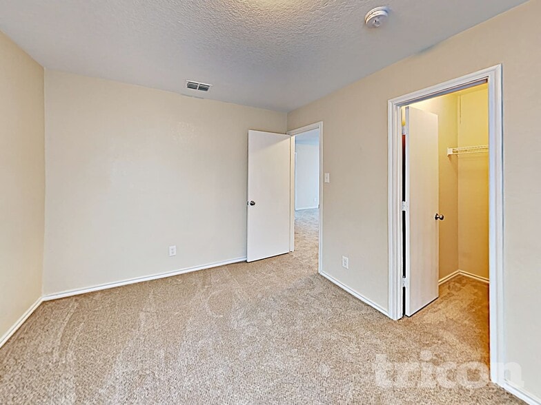 Building Photo - 4611 Stallion Cove