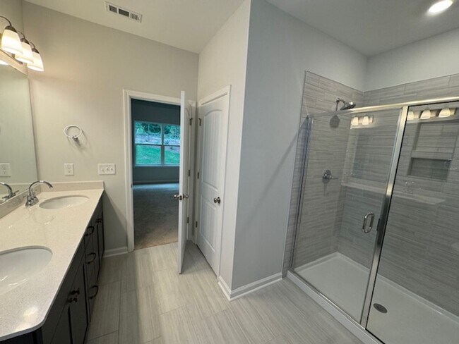 Building Photo - Renaissance at White Oak