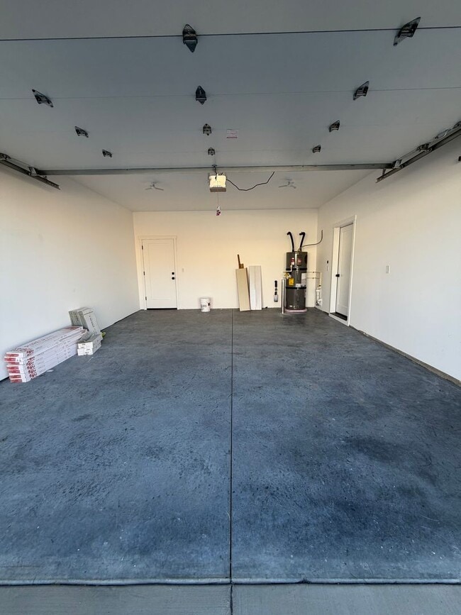 Building Photo - Gorgeous, Brand New 3 bed, 2.5 ba- Southridge Location!