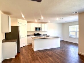 Building Photo - 7033 Randleman Dr