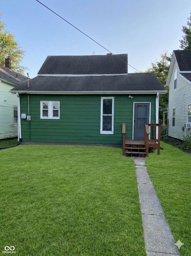 Building Photo - 510 W 5th St