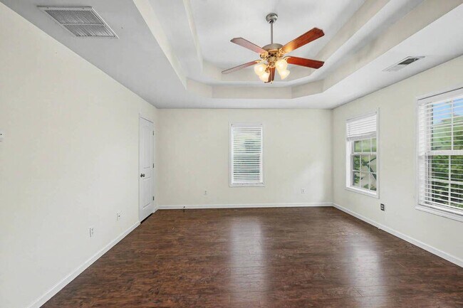 Building Photo - 2150 Waterford Park Dr