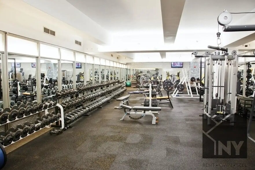 Building Photo - 126 Pearl St