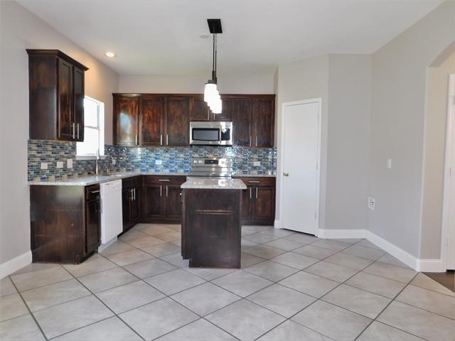 Building Photo - 1107 Mockingbird Dr