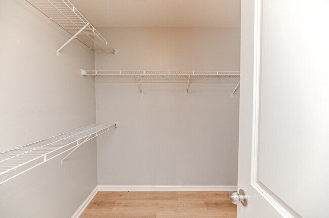 Building Photo - 2441 Westgate Dr