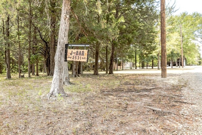 Building Photo - 2531 Recreational Road 3