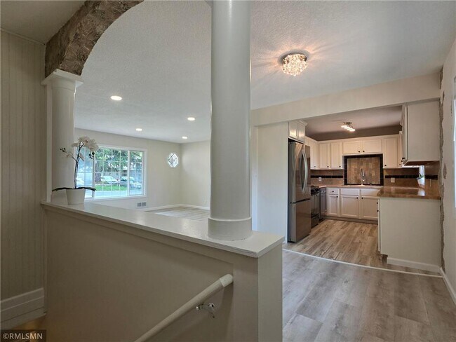 Building Photo - 1306 Woodhill Rd