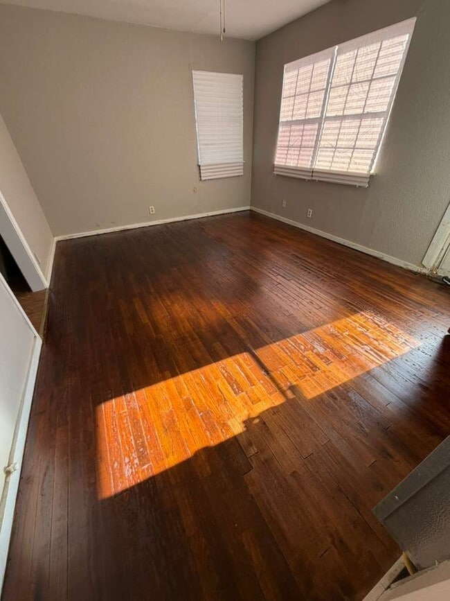 Building Photo - 311 N Prospect St