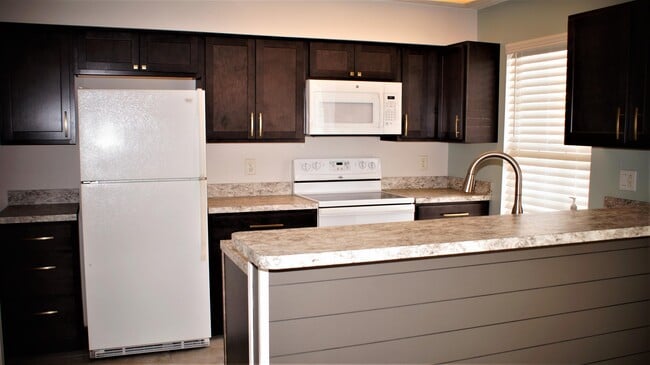 Building Photo - 3661 Essex Pond Quay