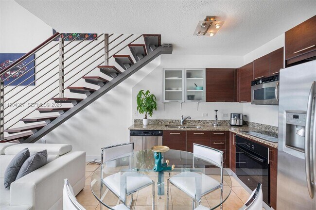 Building Photo - 41 SE 5th St