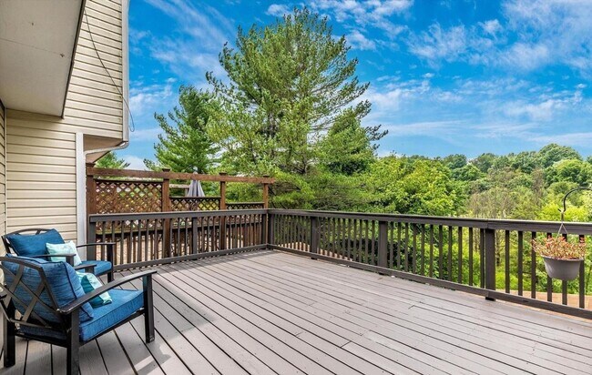 Building Photo - Beautifully maintained townhouse in New Market available before the new school year!