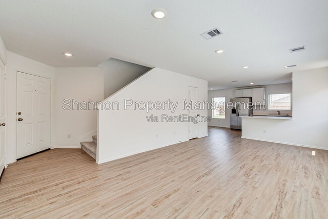 Building Photo - 7418 Clover Chase Dr