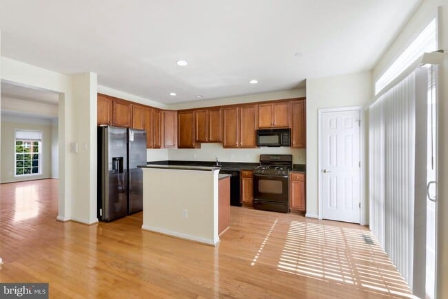 Building Photo - 24652 Siltstone Square