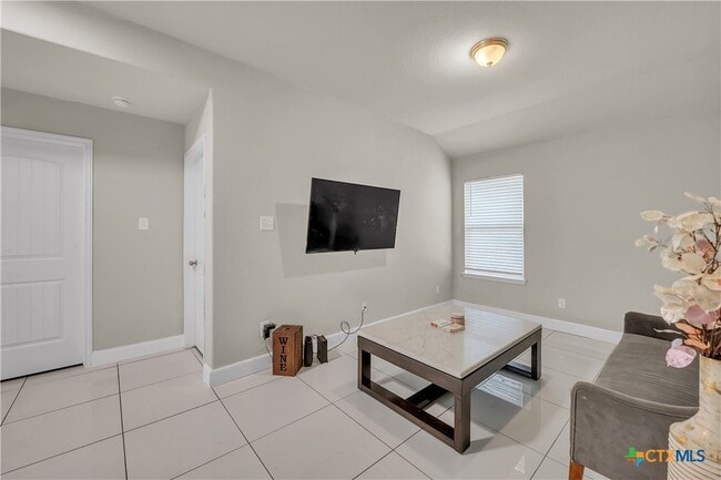 Building Photo - 5577 Perdita Dr