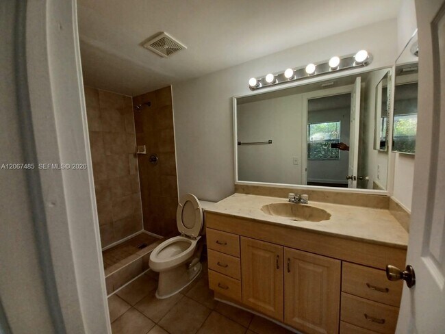 Building Photo - 11120 Royal Palm Blvd