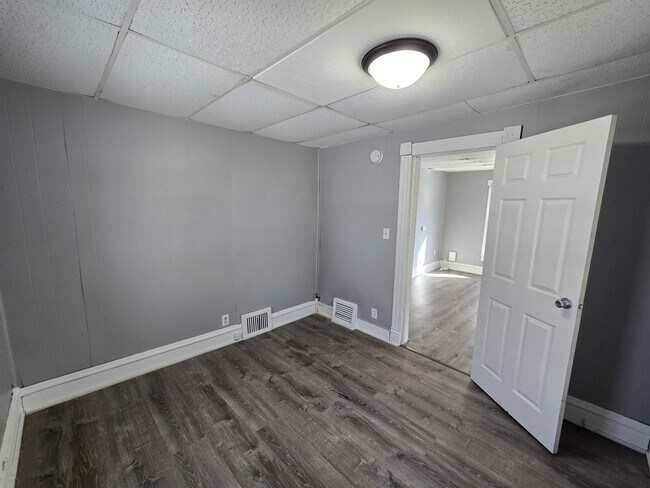 Building Photo - 415 Adams St
