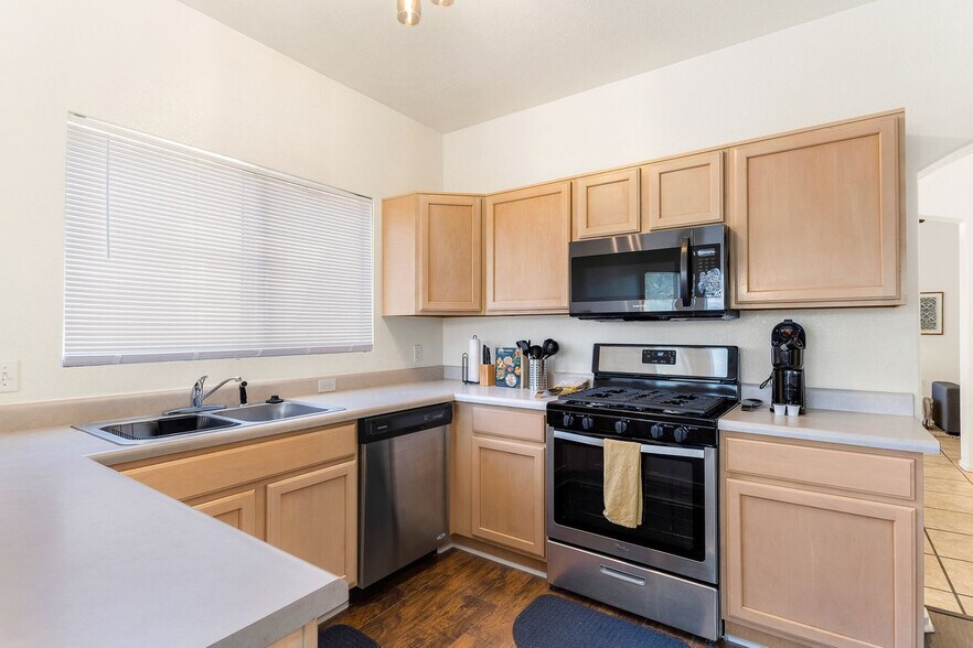 Building Photo - 7435 W Sonesta Dr