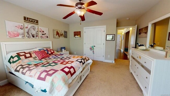 Building Photo - 440 Sydney Dr N