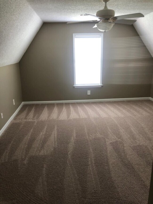 Building Photo - 1386 Milestone Cir