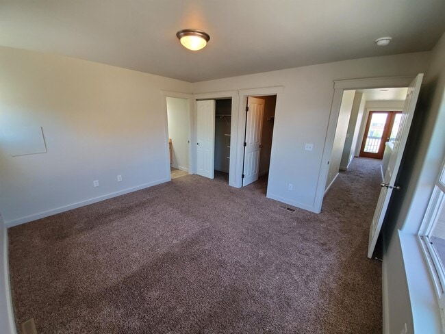 Building Photo - 3883 Bosal St
