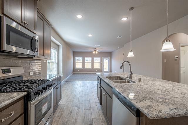 Building Photo - 604 Sycamore Dr