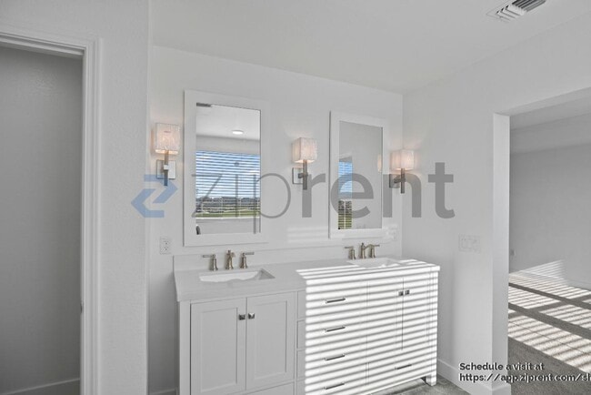 Building Photo - 426 Gold Coast Rd