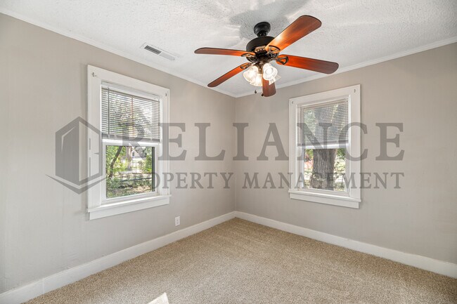 Building Photo - 1532 S Edwards St