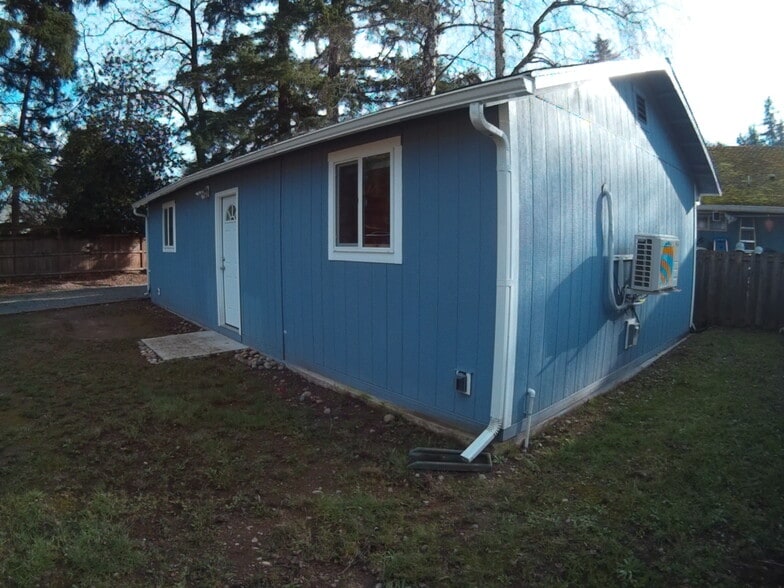 Building Photo - 15010 26th Ave NE