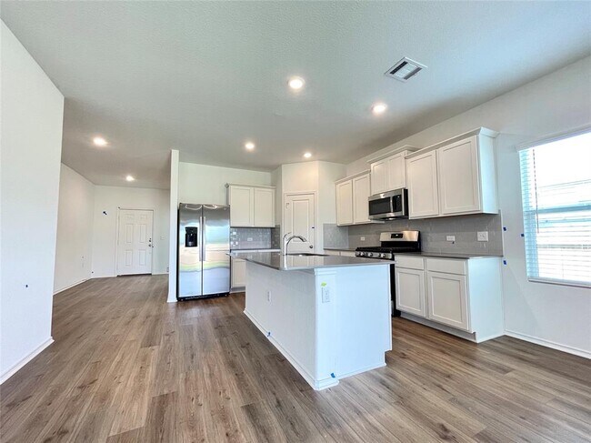 Building Photo - 10501 Steinbeck Dr