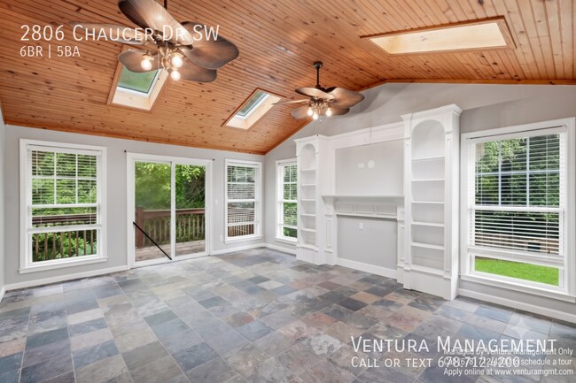 Building Photo - 2806 Chaucer Dr SW