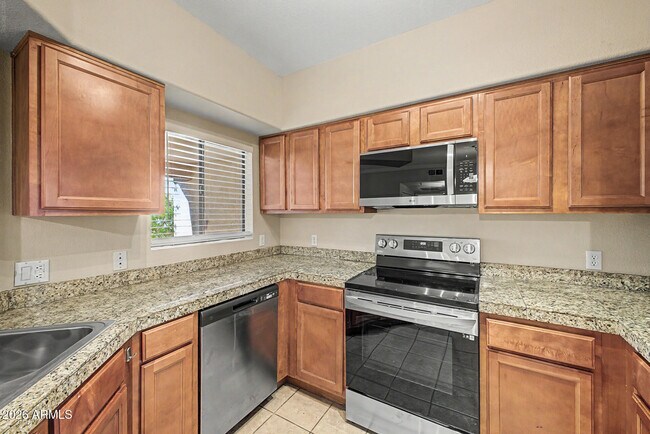 Building Photo - 15095 N Thompson Peak Pkwy
