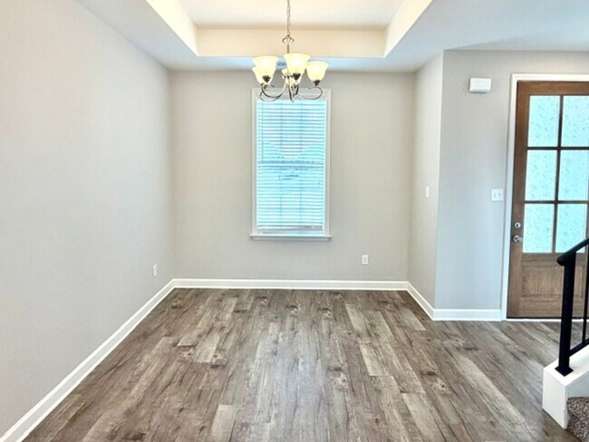 Building Photo - 5440 Lakeside Cove