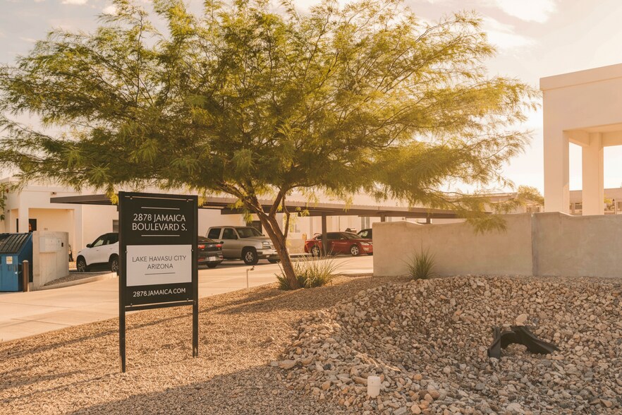 Building Photo - 2878 Jamaica Blvd S