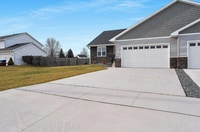 Building Photo - 4 Bedroom- 2.5 Bathroom New Build Duplex- Pulaski!