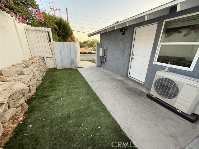 Building Photo - 1331 E Whittier Blvd