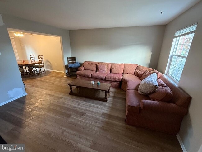 Building Photo - 34 King Charles Cir