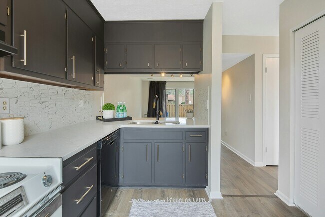 Building Photo - 4604 Dow Ct