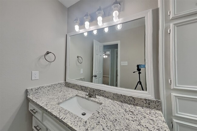 Building Photo - 1514 Chestnut Ln