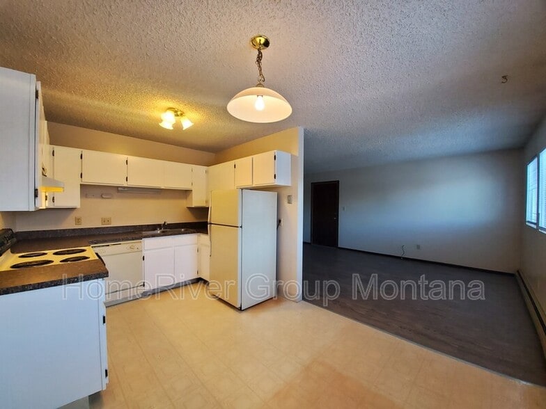 Building Photo - 913 Pattee Creek Dr
