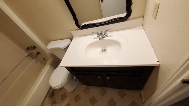 Building Photo - 942 Grand Jct Dr