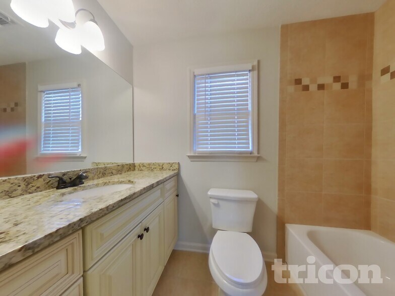 Building Photo - 117 Jay Wood Dr