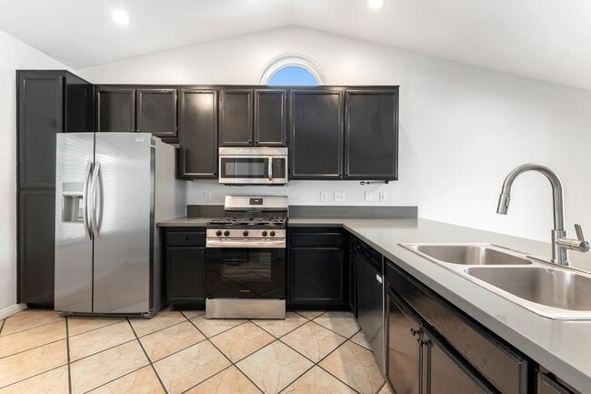 Building Photo - 80676 Willow Ln