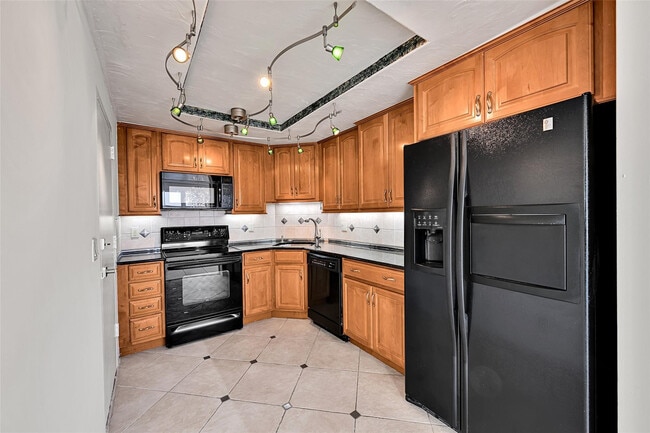 Building Photo - 3700 Galt Ocean Dr