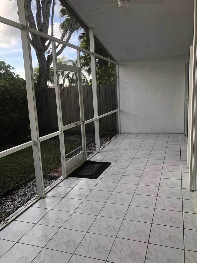 Building Photo - 22875 Barrister Dr