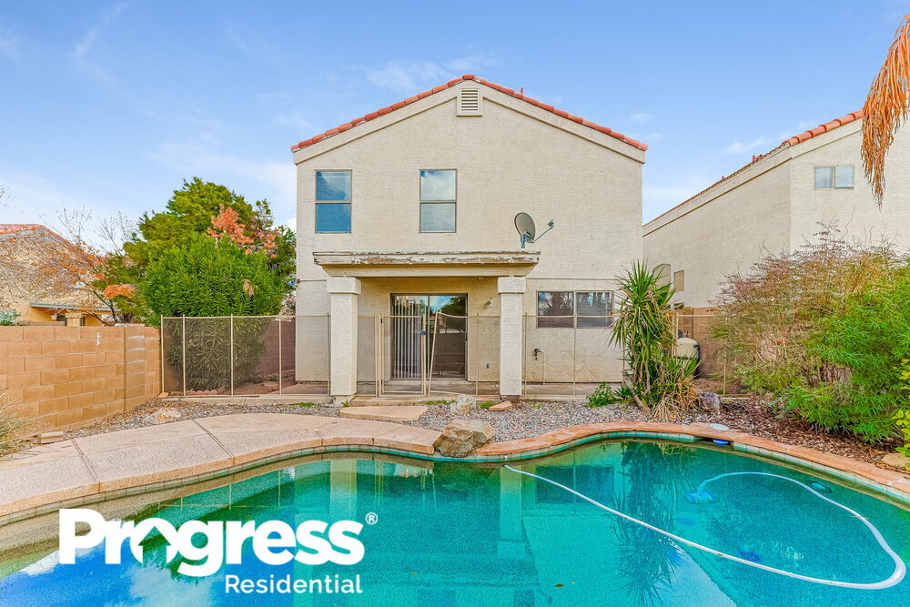 Building Photo - 250 W Juniper Ave