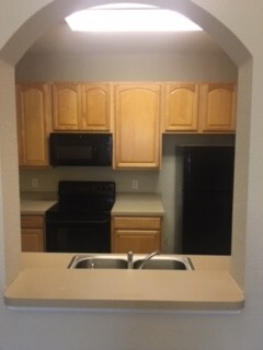 Building Photo - 6265 Contessa Dr