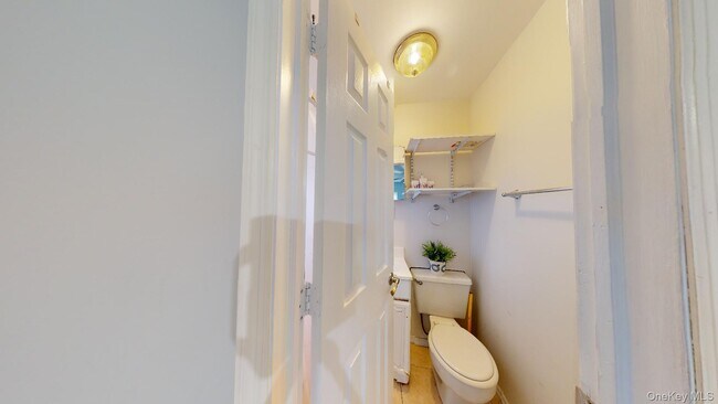 Building Photo - 511 Freeman Ave