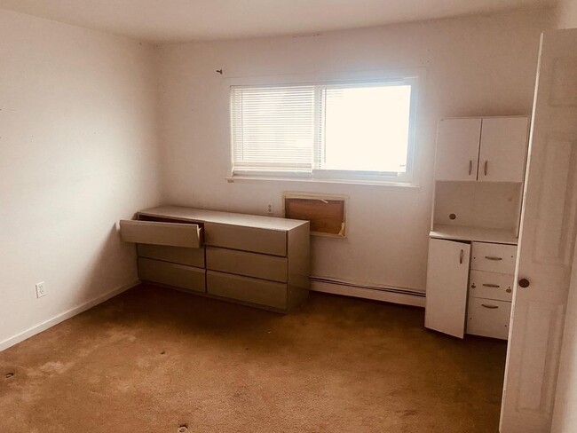 Bedroom - 629 Wellwood Ave
