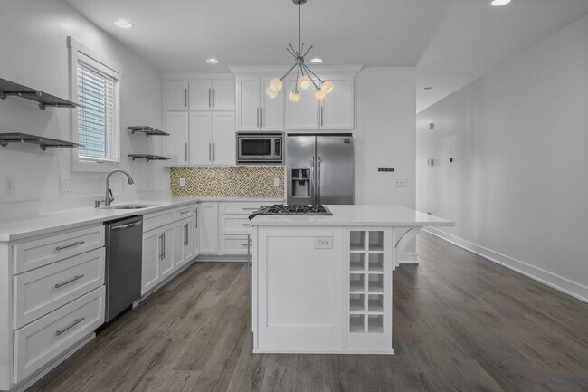Building Photo - 1811 Cahal Ave