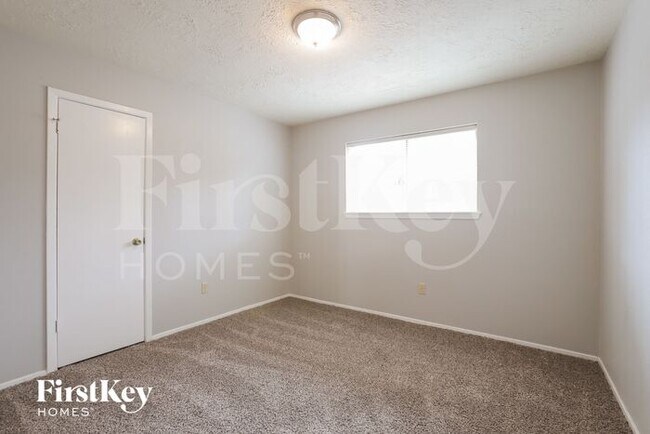 Building Photo - 6114 Knotty Post Ln